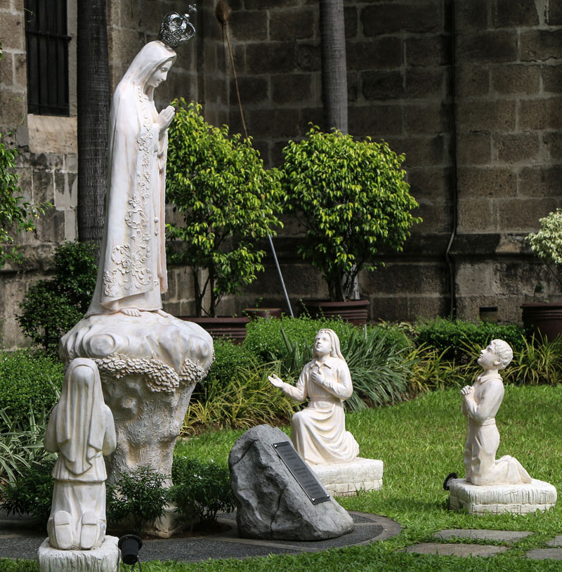 Where to buy religious statues our lady of fatima with three shepherd garden statues